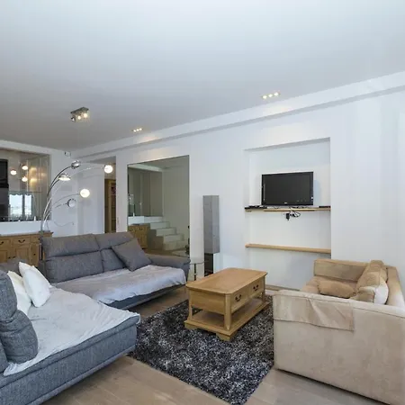 Luxury Sea View Heritage Apartment *